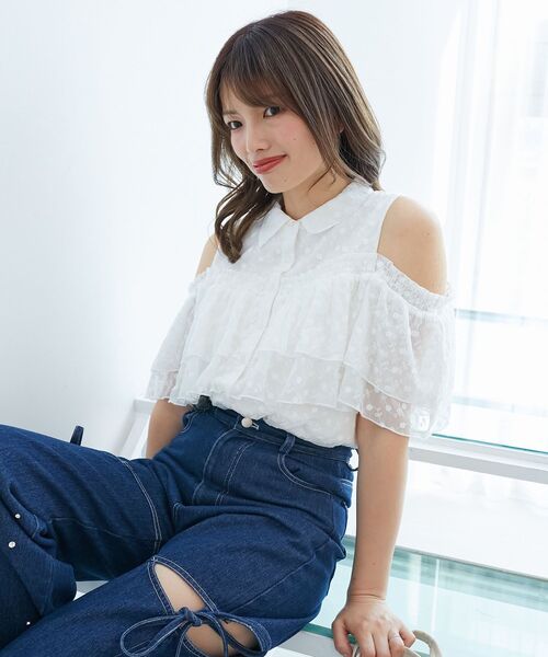 MAJESTIC LEGON(マジェスティックレゴン)の「肩開きフリルブラウス(シャツ/ブラウス・レディース・アイボリー/ブルー系その他2/グレー/ホワイト系その他・MEDIUM)」の14枚目の写真