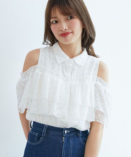 MAJESTIC LEGON(マジェスティックレゴン)の「肩開きフリルブラウス(シャツ/ブラウス・レディース・アイボリー/ブルー系その他2/グレー/ホワイト系その他・MEDIUM)」の15枚目の写真