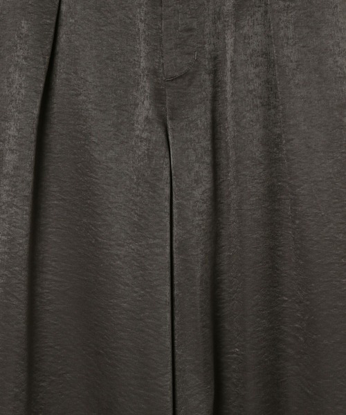 LEPSIM（レプシィム）の「サテンストレートパンツ　525968（その他パンツ・レディース・アイボリー/チャコールグレー/ブラウン・FREE）」の10枚目の写真