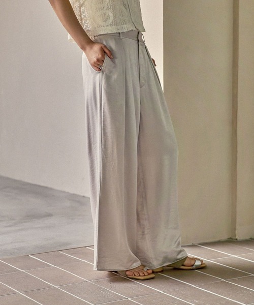 LEPSIM（レプシィム）の「サテンストレートパンツ　525968（その他パンツ・レディース・アイボリー/チャコールグレー/ブラウン・FREE）」の17枚目の写真