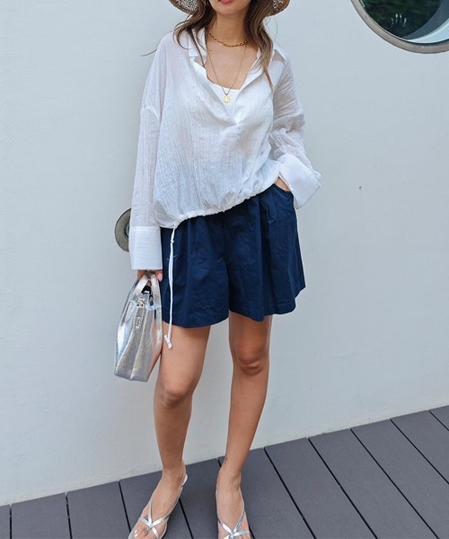 esutoreja（エストレジャ）の「スキッパーシフォンシャツ（シャツ/ブラウス・レディース・グレイッシュベージュ/ブラック/ホワイト・FREE）」の7枚目の写真