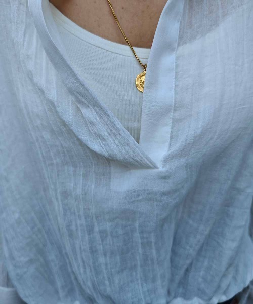 esutoreja（エストレジャ）の「スキッパーシフォンシャツ（シャツ/ブラウス・レディース・グレイッシュベージュ/ブラック/ホワイト・FREE）」の16枚目の写真