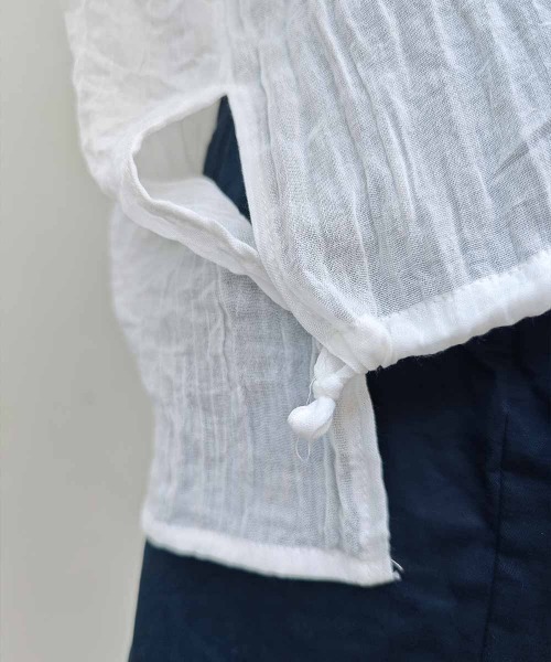 esutoreja（エストレジャ）の「スキッパーシフォンシャツ（シャツ/ブラウス・レディース・グレイッシュベージュ/ブラック/ホワイト・FREE）」の18枚目の写真