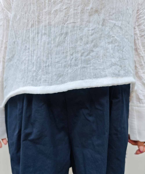 esutoreja（エストレジャ）の「スキッパーシフォンシャツ（シャツ/ブラウス・レディース・グレイッシュベージュ/ブラック/ホワイト・FREE）」の19枚目の写真