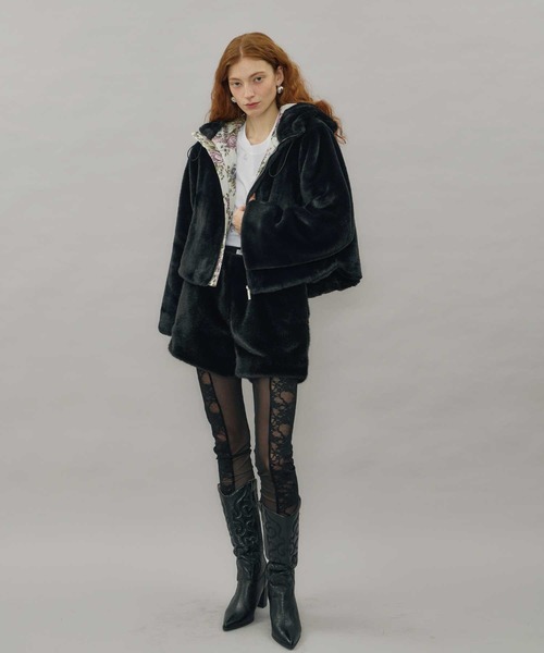 VIOLETTA（ヴィオレッタ）の「フェイクファーショートパンツ（その他パンツ・レディース・ブラック/グレイッシュベージュ・S/M）」の8枚目の写真