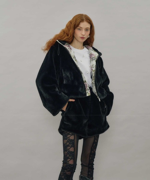 VIOLETTA（ヴィオレッタ）の「フェイクファーショートパンツ（その他パンツ・レディース・ブラック/グレイッシュベージュ・S/M）」の13枚目の写真