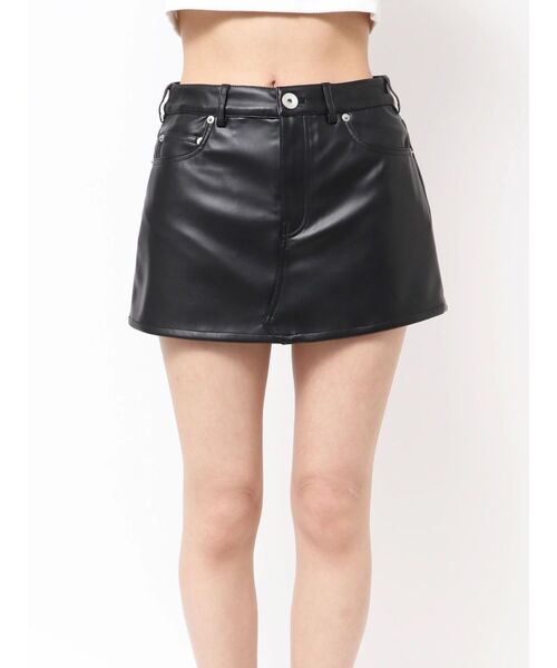 GYDA(ジェイダ)の「ハイウエストフェイクレザースカートライクショートパンツ(スカート・レディース・ブラック・X-SMALL/SMALL/MEDIUM)」の13枚目の写真