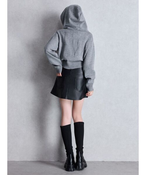GYDA(ジェイダ)の「ハイウエストフェイクレザースカートライクショートパンツ(スカート・レディース・ブラック・X-SMALL/SMALL/MEDIUM)」の12枚目の写真