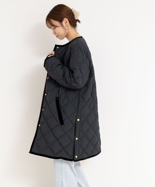 TAION（タイオン）の「【TAION×LIMONTA】別注ベロアパイピングロングダウン（ダウンジャケット/コート・レディース・ブラック/ベージュ/ネイビー・FREE）」の15枚目の写真