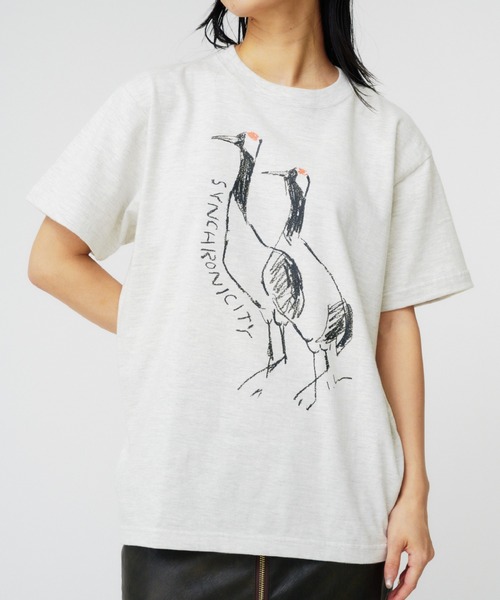 THINGS THAT MATTER(シングス ザット マター)の「LEE IZUMIDA × T-SHIRT / リーイズミダTシャツ(Tシャツ/カットソー・レディース・レッド/オートミール・FREE)」の2枚目の写真