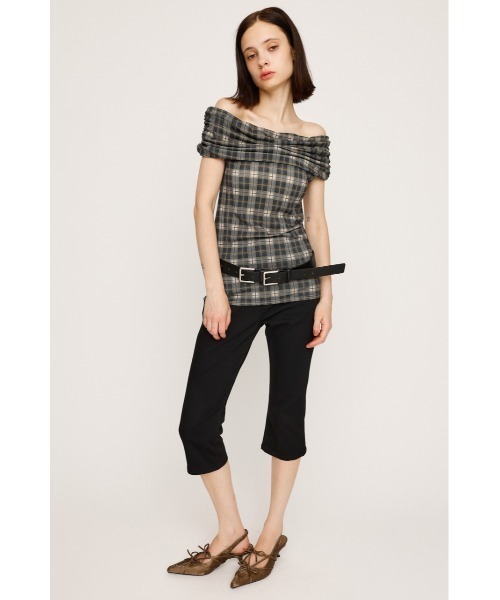 SLY(スライ)の「STRETCH CUT OFF SHOULDER TOPS ストレッチ カット オフショルダー トップス 夏服 秋服(Tシャツ/カットソー・レディース・ブラウン系その他2/ブラック系その他2/ブラック/レッド・FREE)」の9枚目の写真