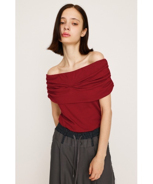 SLY(スライ)の「STRETCH CUT OFF SHOULDER TOPS ストレッチ カット オフショルダー トップス 夏服 秋服(Tシャツ/カットソー・レディース・ブラウン系その他2/ブラック系その他2/ブラック/レッド・FREE)」の17枚目の写真