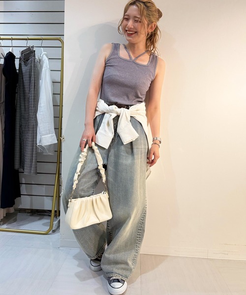 DOUBLE NAME（ダブルネーム）の「ラメテレコホルターネックタンクトップ（タンクトップ・レディース・ブラック/オフホワイト/グレー・FREE）」の8枚目の写真