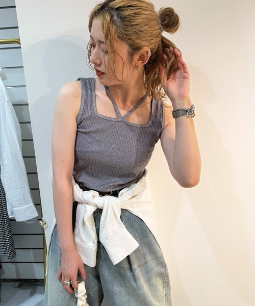 DOUBLE NAME（ダブルネーム）の「ラメテレコホルターネックタンクトップ（タンクトップ・レディース・ブラック/オフホワイト/グレー・FREE）」の9枚目の写真