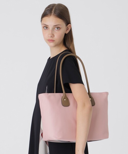 BLUE LABEL CRESTBRIDGE（ブルーレーベルクレストブリッジ）の「パーシャルクレストブリッジチェックナイロントート（トートバッグ・レディース・ブラック/ライトピンク/ダークネイビー・FREE）」の17枚目の写真