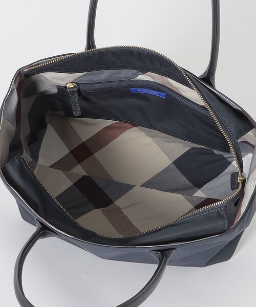 BLUE LABEL CRESTBRIDGE（ブルーレーベルクレストブリッジ）の「パーシャルクレストブリッジチェックナイロントート（トートバッグ・レディース・ブラック/ライトピンク/ダークネイビー・FREE）」の6枚目の写真