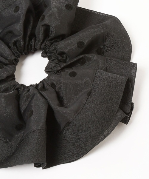 Andemiu（アンデミュウ）の「ドットガラBIGシュシュ591744（シュシュ・レディース・アイボリー/ブラック・FREE）」の9枚目の写真