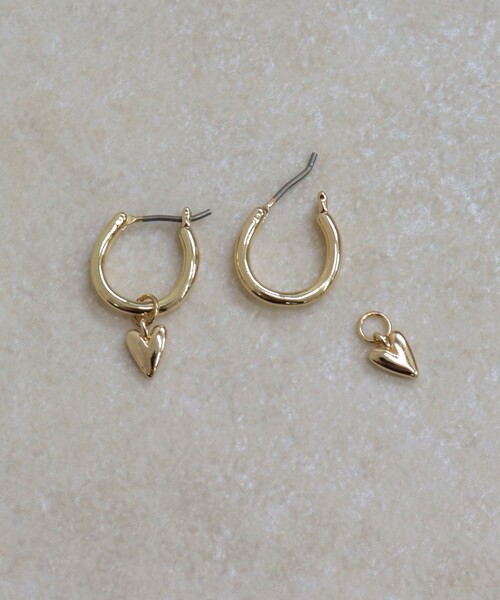 fredy emue（フレディエミュ）の「プチハート2ＷAYフープピアス（ピアス（両耳用）・レディース・シルバー/ゴールド・FREE）」の9枚目の写真