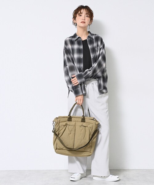 Dessin(デッサン)の「【ユニセックス/2WAY/A4収納可】中綿入りトートバッグ(トートバッグ・レディース・ブラック/ベージュ/ダークグレー・00)」の17枚目の写真