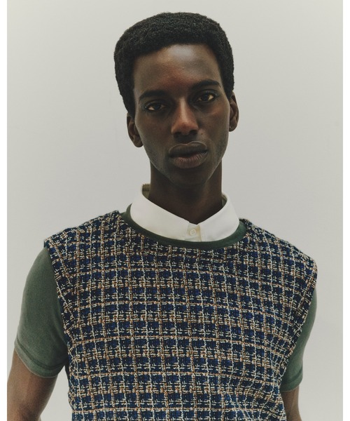 Juha(ユハ)の「SUMMER TWEED P/O VEST(ベスト・メンズ・ブラック/ネイビー・3/4)」の4枚目の写真