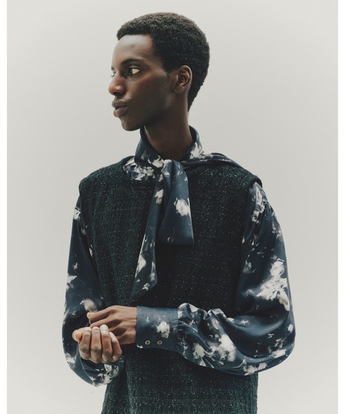 Juha(ユハ)の「SUMMER TWEED P/O VEST(ベスト・メンズ・ブラック/ネイビー・3/4)」の6枚目の写真