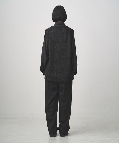 Juha(ユハ)の「SUMMER TWEED P/O VEST(ベスト・メンズ・ブラック/ネイビー・3/4)」の14枚目の写真