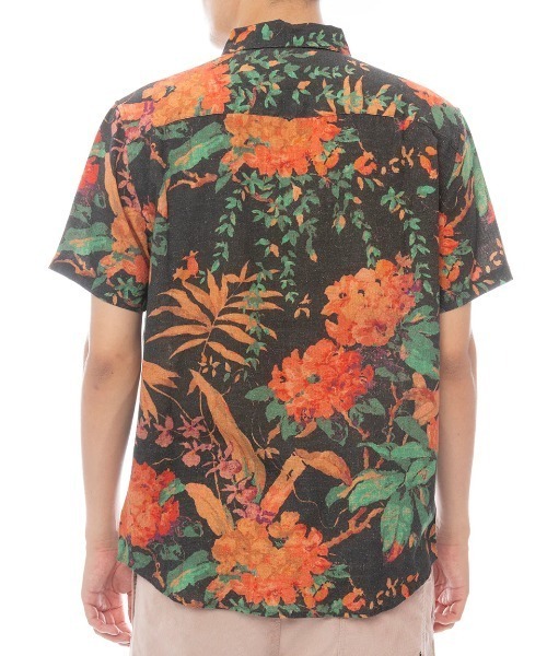 RVCA（ルーカ）の「RVCA メンズ TAPESTRY SS 半袖シャツ 【2025年春夏モデル】/ルーカ胸ポケットワンポイント半袖総柄シャツ（シャツ/ブラウス・メンズ・ブラック・SMALL/MEDIUM/LARGE/X-LARGE）」の2枚目の写真