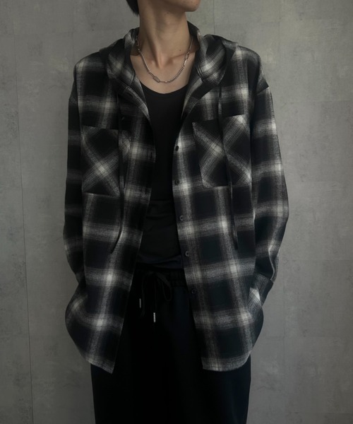 CREARE -LINO-（クレアーレリノ）の「〈ユニセックス商品〉フード付きチェックシャツ（シャツ/ブラウス・メンズ・ブラック/アイボリー/レッド/ブラック系その他2/オレンジ/ブラック系その他/ブラウン・FREE）」の16枚目の写真