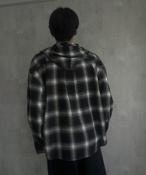 CREARE -LINO-（クレアーレリノ）の「〈ユニセックス商品〉フード付きチェックシャツ（シャツ/ブラウス・メンズ・ブラック/アイボリー/レッド/ブラック系その他2/オレンジ/ブラック系その他/ブラウン・FREE）」の15枚目の写真