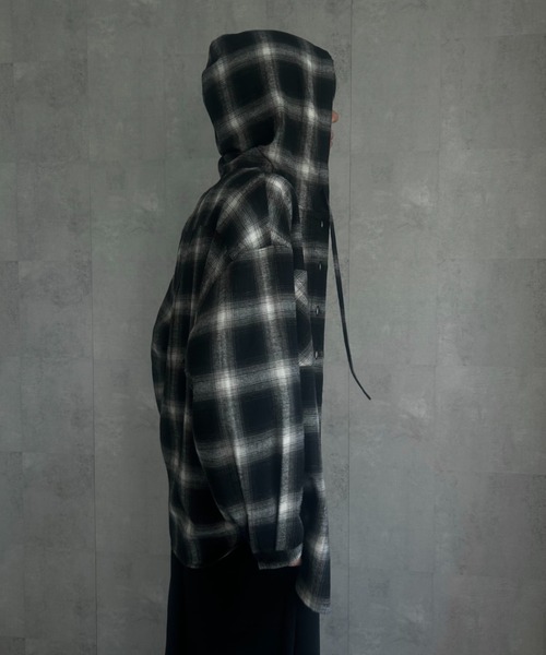 CREARE -LINO-（クレアーレリノ）の「〈ユニセックス商品〉フード付きチェックシャツ（シャツ/ブラウス・メンズ・ブラック/アイボリー/レッド/ブラック系その他2/オレンジ/ブラック系その他/ブラウン・FREE）」の13枚目の写真