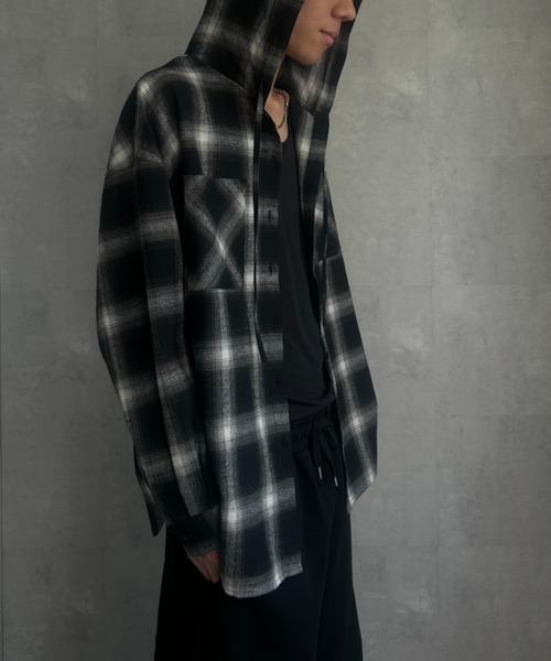 CREARE -LINO-（クレアーレリノ）の「〈ユニセックス商品〉フード付きチェックシャツ（シャツ/ブラウス・メンズ・ブラック/アイボリー/レッド/ブラック系その他2/オレンジ/ブラック系その他/ブラウン・FREE）」の11枚目の写真