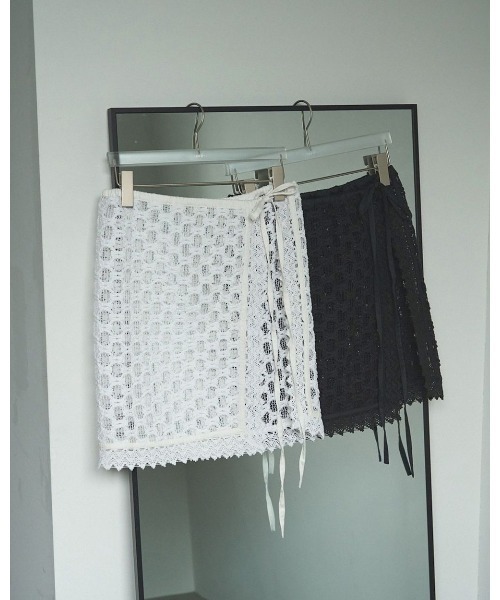anuke（アンヌーク）の「Lace Wrap Skirt（スカート・レディース・ホワイト/ブラック・FREE）」の13枚目の写真
