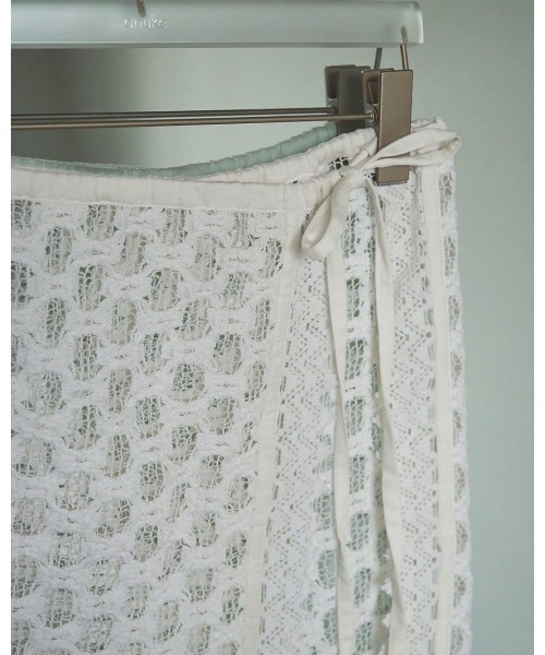 anuke（アンヌーク）の「Lace Wrap Skirt（スカート・レディース・ホワイト/ブラック・FREE）」の14枚目の写真