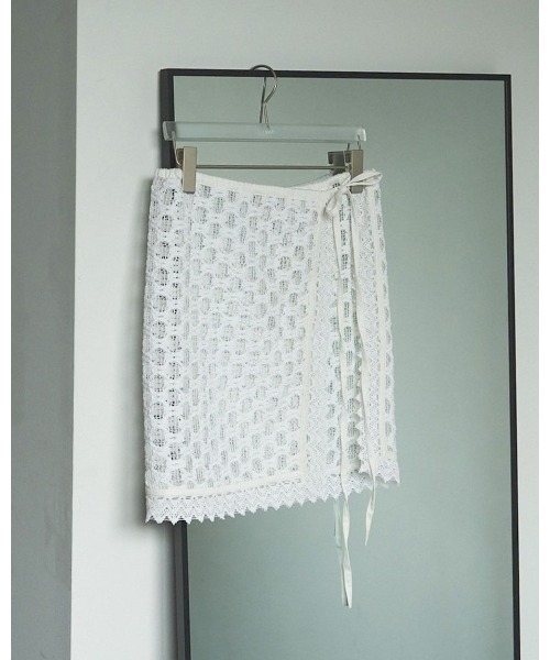 anuke（アンヌーク）の「Lace Wrap Skirt（スカート・レディース・ホワイト/ブラック・FREE）」の17枚目の写真