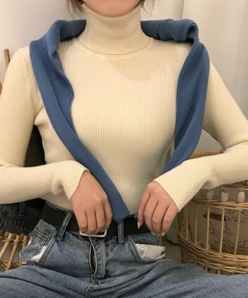 cammie(キャミー)の「タートルネックリブニット(ニット/セーター・レディース・ブラック/グレー/ベージュ/ブルー/キャメル・F)」の1枚目の写真