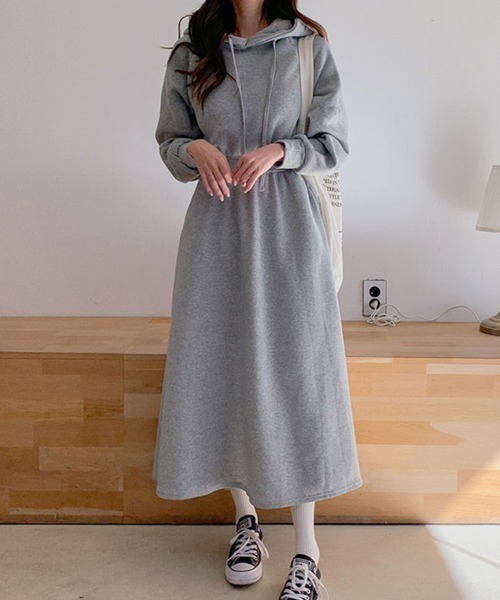 SallyLunn(サリーラン)の「タックフレアスウェットワンピース(ワンピース・レディース・ブラック/グレー・LARGE/MEDIUM)」の5枚目の写真