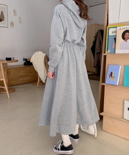 SallyLunn(サリーラン)の「タックフレアスウェットワンピース(ワンピース・レディース・ブラック/グレー・LARGE/MEDIUM)」の8枚目の写真