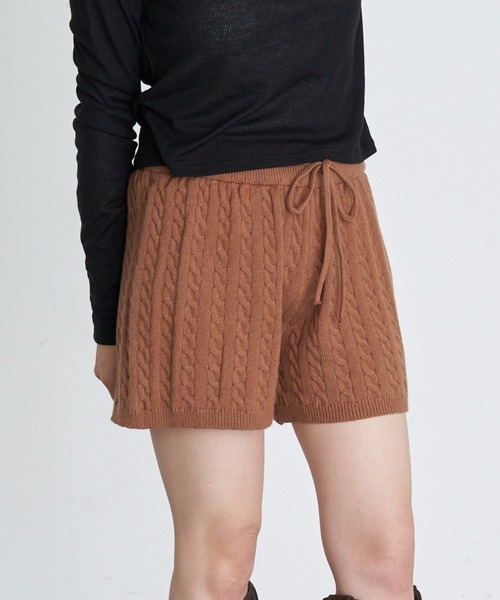 RAY CASSIN（レイカズン）の「ケーブルニットショートパンツ（その他パンツ・レディース・ブラウン/ブラック/グレー・FREE）」の3枚目の写真