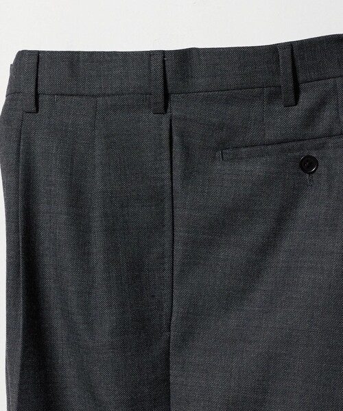 UNITED ARROWS（ユナイテッドアローズ）の「シャークスキン  2インプリーツ スラックス（スラックス・メンズ・ダークグレー・44/50/46/48）」の9枚目の写真