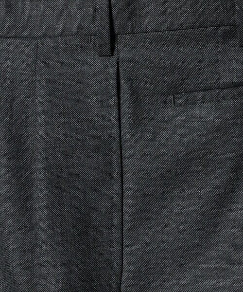 UNITED ARROWS（ユナイテッドアローズ）の「シャークスキン  2インプリーツ スラックス（スラックス・メンズ・ダークグレー・44/50/46/48）」の16枚目の写真