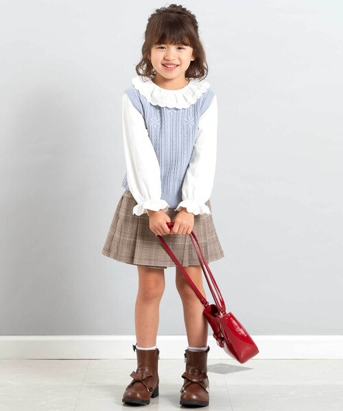 BeBe（ベベ）の「レースフリルカラース長袖Tシャツ（Tシャツ/カットソー・キッズ・オフホワイト・110cm/120cm/130cm/140cm/150cm）」の3枚目の写真