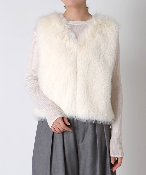 Jines（ジネス）の「フェイクFOXファーショートベスト（その他アウター・レディース・ホワイト/ライトグレー/ベージュ・38）」の20枚目の写真