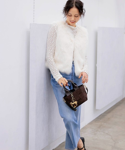 Jines（ジネス）の「フェイクFOXファーショートベスト（その他アウター・レディース・ホワイト/ライトグレー/ベージュ・38）」の5枚目の写真