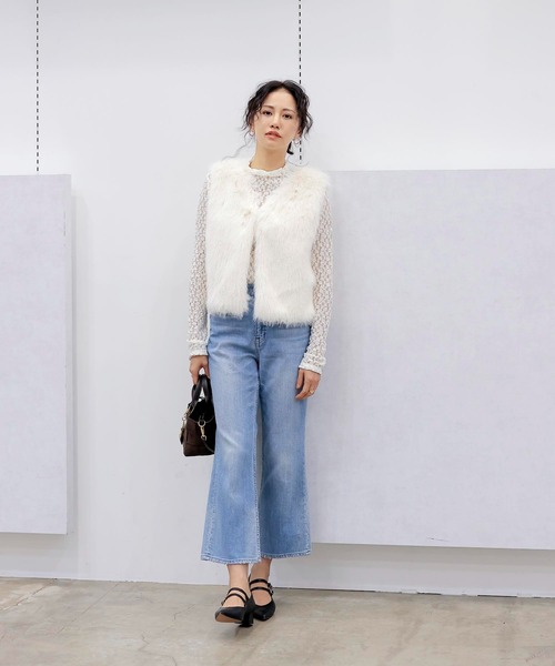 Jines（ジネス）の「フェイクFOXファーショートベスト（その他アウター・レディース・ホワイト/ライトグレー/ベージュ・38）」の6枚目の写真