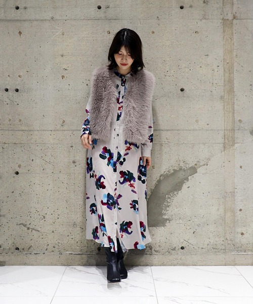 Jines（ジネス）の「フェイクFOXファーショートベスト（その他アウター・レディース・ホワイト/ライトグレー/ベージュ・38）」の18枚目の写真