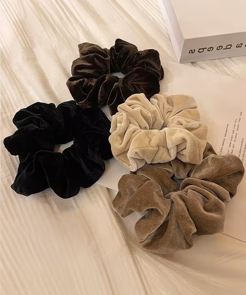 IRADOWL（アイラドール）の「ベロアシュシュ（シュシュ・レディース・ブラック/ダークブラウン/ベージュ/モカ・FREE）」の3枚目の写真