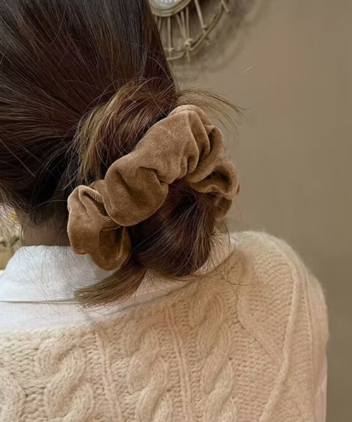 IRADOWL（アイラドール）の「ベロアシュシュ（シュシュ・レディース・ブラック/ダークブラウン/ベージュ/モカ・FREE）」の4枚目の写真