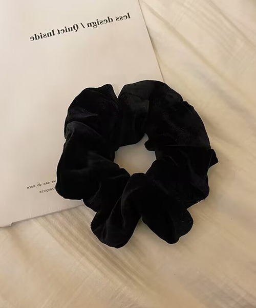 IRADOWL（アイラドール）の「ベロアシュシュ（シュシュ・レディース・ブラック/ダークブラウン/ベージュ/モカ・FREE）」の6枚目の写真