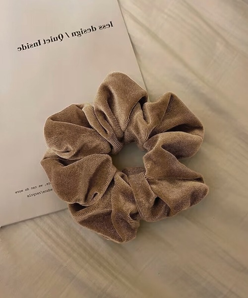 IRADOWL（アイラドール）の「ベロアシュシュ（シュシュ・レディース・ブラック/ダークブラウン/ベージュ/モカ・FREE）」の7枚目の写真