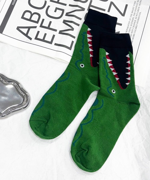 NOLITA LABORATORY(ノリータラボラトリー)の「【 NOLITA / ノリータ 】 ワニデザイン ソックス 22-25cm/アニマル柄 クルー丈 靴下 アニマルモチーフ(ソックス/靴下・レディース・グリーン・FREE)」の1枚目の写真